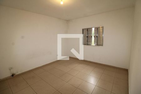 Quarto 2 de casa para alugar com 2 quartos, 76m² em Chora Menino, São Paulo