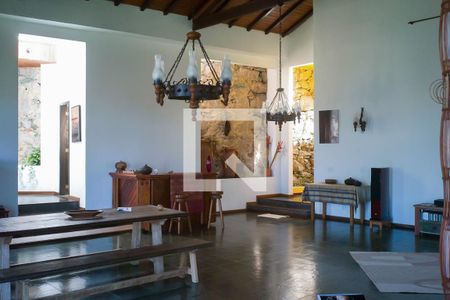 Sala  de casa à venda com 3 quartos, 250m² em Catete, Rio de Janeiro