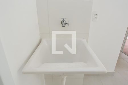 Sala / Cozinha / Tanque  de apartamento para alugar com 2 quartos, 32m² em Fazenda Aricanduva, São Paulo