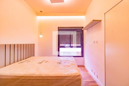 Casa de Condomínio para alugar com 4 quartos, 310m² em Jardim Prudência, São Paulo