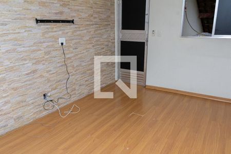 Sala de apartamento para alugar com 2 quartos, 50m² em Inhoaíba, Rio de Janeiro