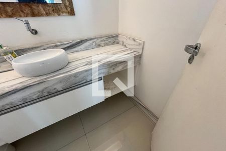 Lavabo de casa à venda com 4 quartos, 340m² em Jardim Guanabara, Rio de Janeiro