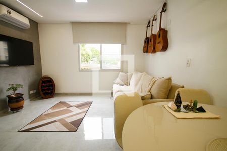 Sala de apartamento para alugar com 2 quartos, 55m² em Guilhermina, Praia Grande