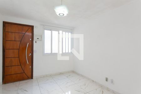 Sala de apartamento para alugar com 2 quartos, 42m² em Conjunto Habitacional Santa Etelvina Ii, São Paulo