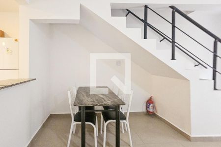 Sala de casa para alugar com 2 quartos, 70m² em Balneario Praia do Perequê, Guarujá