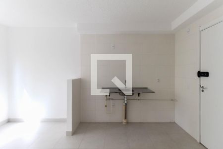 Sala - Cozinha de apartamento para alugar com 2 quartos, 32m² em Colônia (zona Leste), São Paulo