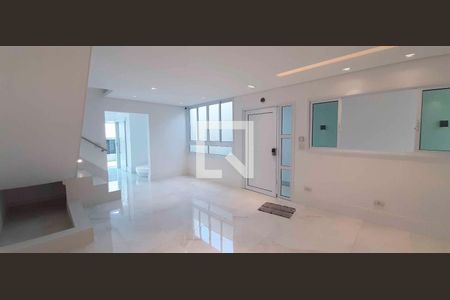 Casa para alugar com 3 quartos, 340m² em Umuarama, Osasco