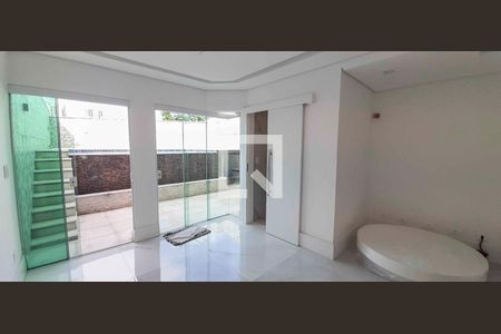 Casa para alugar com 3 quartos, 340m² em Umuarama, Osasco