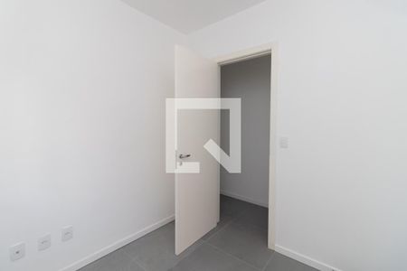 Quarto 1 de apartamento para alugar com 2 quartos, 48m² em Cavalhada, Porto Alegre