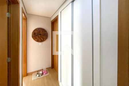 Corredor` de apartamento à venda com 4 quartos, 127m² em Serra, Belo Horizonte