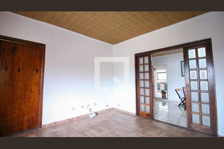 Casa para alugar com 3 quartos, 210m² em Cidade São Mateus, São Paulo