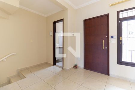 Entrada  de casa à venda com 3 quartos, 200m² em Aclimação, São Paulo