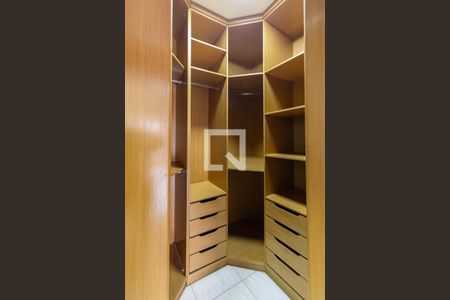 Suíte de casa para alugar com 3 quartos, 220m² em Jardim Rosa de Franca, Guarulhos