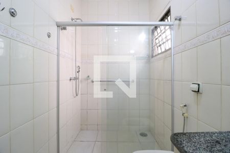 Banheiro do Quarto 3 de casa para alugar com 3 quartos, 250m² em Tabajaras, Uberlândia