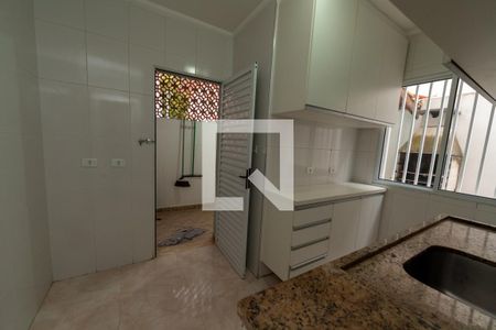 Cozinha de casa de condomínio para alugar com 2 quartos, 59m² em Jardim California, Barueri