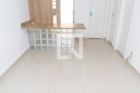 Sala de casa de condomínio para alugar com 2 quartos, 55m² em Campo Grande, Rio de Janeiro