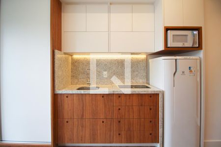 Suíte/Cozinha de kitnet/studio à venda com 1 quarto, 21m² em Indianópolis, São Paulo