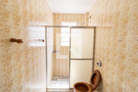 Banheiro de apartamento para alugar com 2 quartos, 52m² em Glória, Porto Alegre