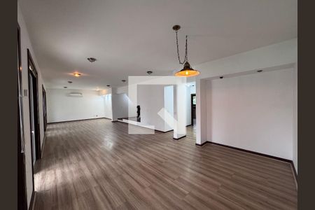 Sala de casa de condomínio à venda com 5 quartos, 767m² em Barra da Tijuca, Rio de Janeiro