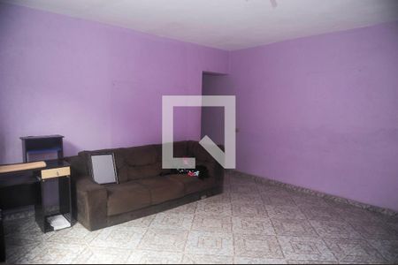 Sala de casa para alugar com 3 quartos, 118m² em Jardim Adriana, Itaquaquecetuba