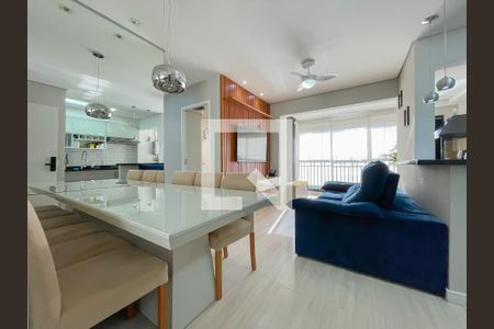 Sala de apartamento à venda com 2 quartos, 62m² em Continental, Osasco