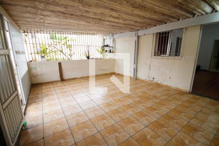 Garagem de casa para alugar com 2 quartos, 272m² em Melvi, São Paulo