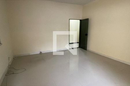 Sala de casa para alugar com 4 quartos, 288m² em Jardim Vinte E Cinco de Agosto, Duque de Caxias