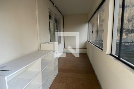 Varanda de casa para alugar com 4 quartos, 288m² em Jardim Vinte E Cinco de Agosto, Duque de Caxias
