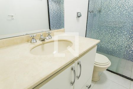 Banheiro de apartamento para alugar com 1 quarto, 40m² em Vila Olímpia, São Paulo
