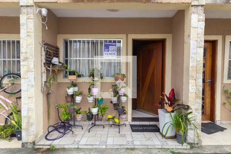 Fachada de casa de condomínio à venda com 2 quartos, 65m² em Itaquera, São Paulo