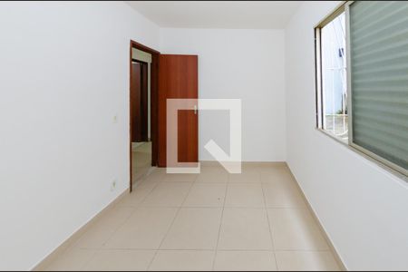 Quarto 2 de apartamento para alugar com 3 quartos, 71m² em Buritis, Belo Horizonte