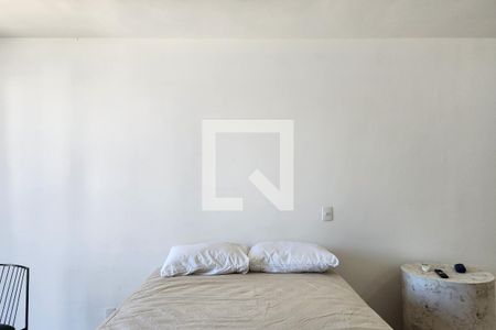 Sala - Quarto de kitnet/studio para alugar com 1 quarto, 36m² em Santo Cristo, Rio de Janeiro