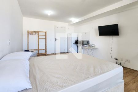 Sala - Quarto de kitnet/studio para alugar com 1 quarto, 36m² em Santo Cristo, Rio de Janeiro