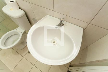 Banheiro de casa para alugar com 1 quarto, 40m² em Vila Joaniza, São Paulo