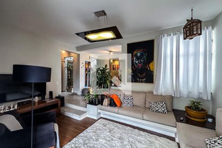 Sala de casa à venda com 5 quartos, 254m² em Vila Bertioga, São Paulo