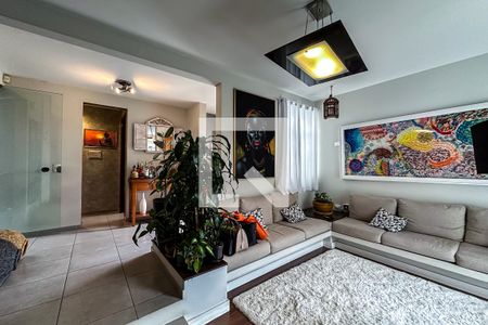 Sala de casa à venda com 5 quartos, 254m² em Vila Bertioga, São Paulo