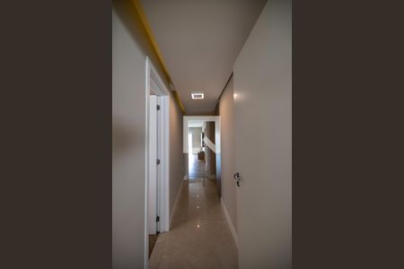 Corredor  de apartamento para alugar com 3 quartos, 200m² em Alphaville Empresarial, Barueri