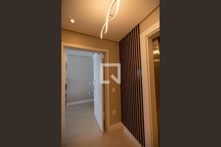 Corredor  de apartamento para alugar com 3 quartos, 200m² em Alphaville Empresarial, Barueri