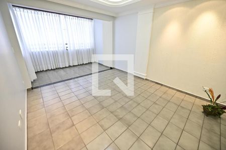 Apartamento para alugar com 3 quartos, 114m² em Setor Bela Vista, Goiânia
