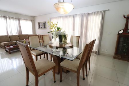 Sala de casa para alugar com 3 quartos, 390m² em Jardim Karaíba, Uberlândia