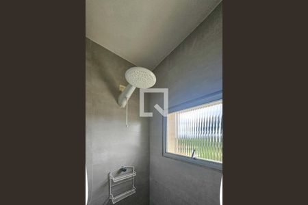banheiro de apartamento para alugar com 2 quartos, 74m² em Jardim Sao Miguel, Guarujá