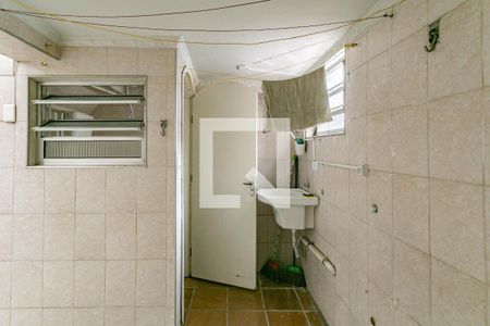 Area de Serviços de casa para alugar com 3 quartos, 118m² em Vila Gumercindo, São Paulo