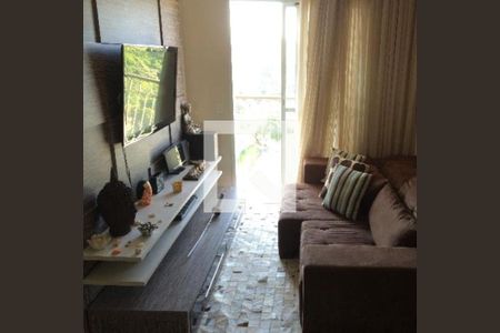 Sala de apartamento para alugar com 2 quartos, 56m² em Jardim Tupanci, Barueri