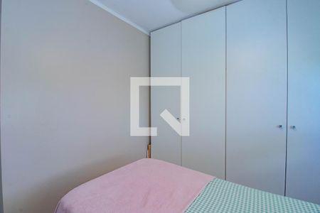 Quarto 2 de apartamento para alugar com 3 quartos, 79m² em Jardim Carvalho, Porto Alegre