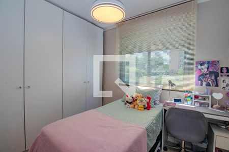 Quarto 2 de apartamento para alugar com 3 quartos, 79m² em Jardim Carvalho, Porto Alegre