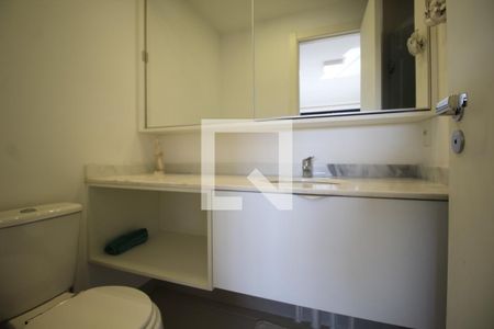 Banheiro da Suíte 1 de apartamento para alugar com 1 quarto, 47m² em Partenon, Porto Alegre