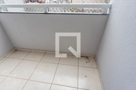 Varanda da sala  de apartamento à venda com 3 quartos, 58m² em Jardim Canhema, Diadema