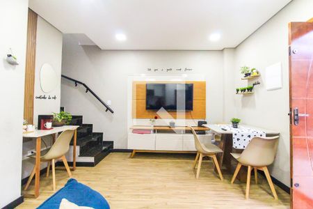 Sala/Cozinha de casa à venda com 2 quartos, 63m² em Parada Xv de Novembro, São Paulo