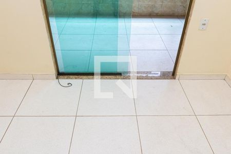 Sala de casa para alugar com 2 quartos, 60m² em Campo Grande, Rio de Janeiro