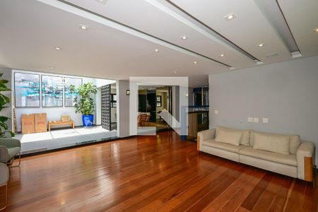 Sala de casa à venda com 3 quartos, 400m² em Jardim Leonor, São Paulo